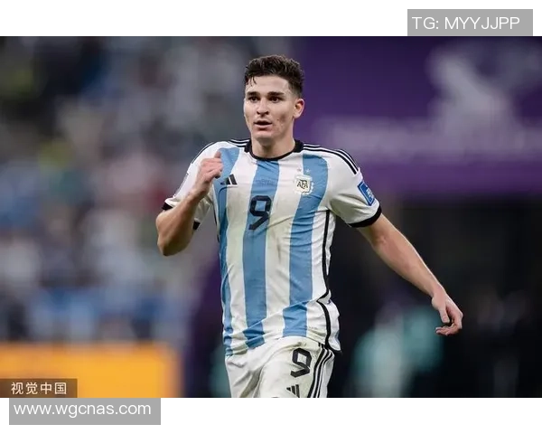 德国足球点球之星的精彩瞬间与不朽传奇头像展示 德国足球点球之星的精彩瞬间与不朽传奇头像展示