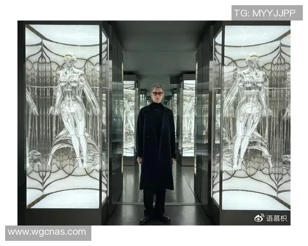 银灰色发型的足球明星是谁 他如何用独特发型吸引全球球迷关注 银灰色发型的足球明星是谁 他如何用独特发型吸引全球球迷关注